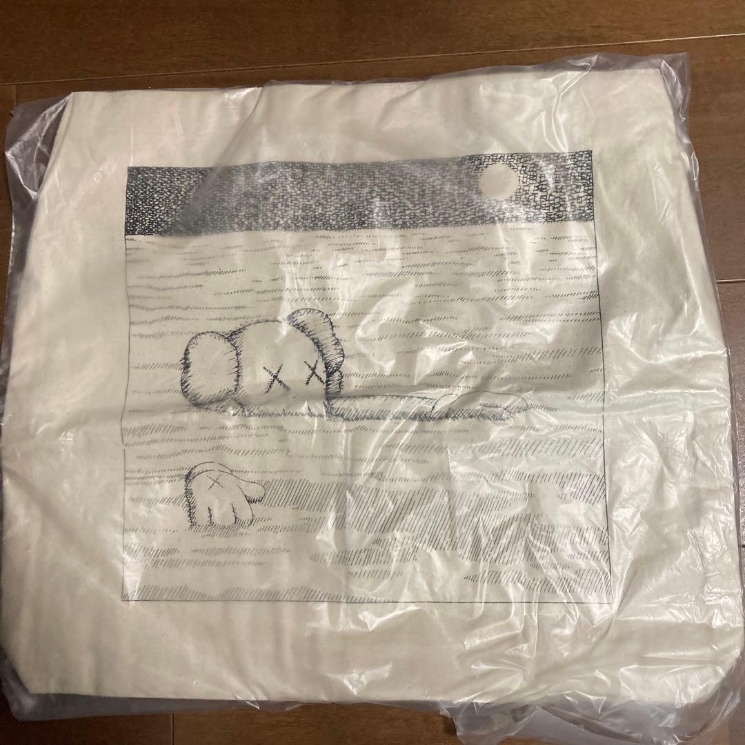 KAWS アートブック（おまけ付き）