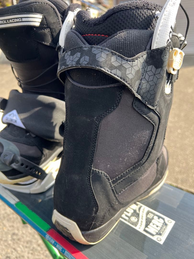 FLOWの板 SALOMONのビンディング DEELUXEのブーツ