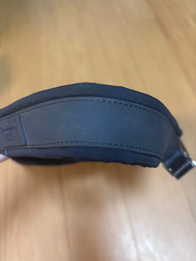 サルヴァトーレ　フェラガモ　スポーツ　バッグ　三角