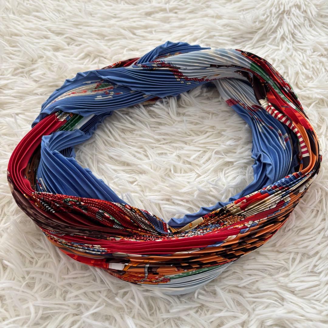 HERMES エルメス カレプリセ プリーツ シルクスカーフ ケニアの真珠