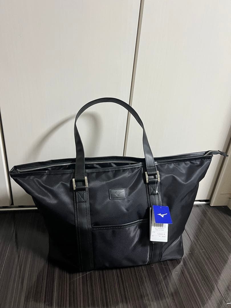 Mizunoブラックトートバッグ 5LJB2203 定価¥15400を安くします