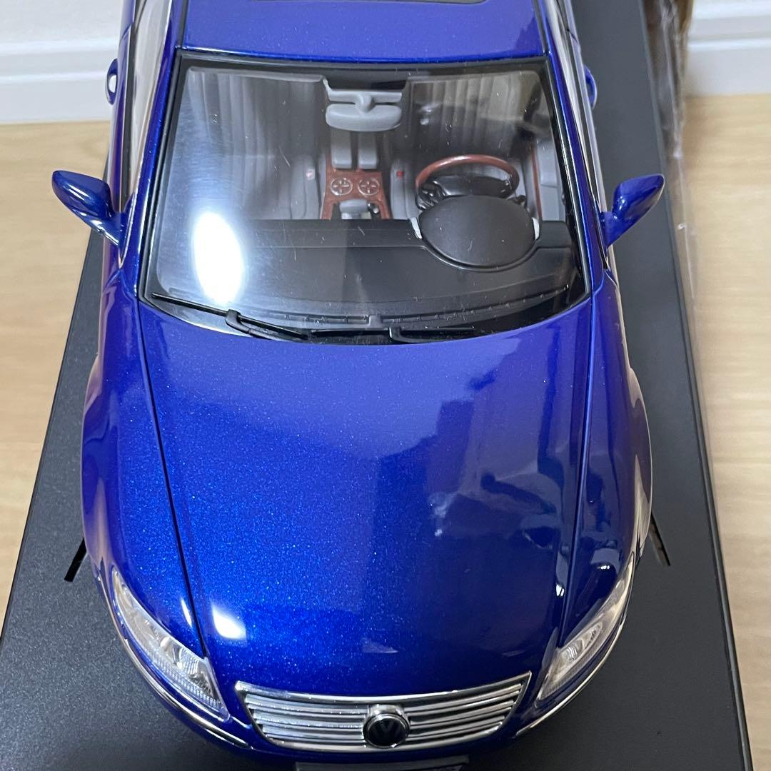 オートアートパフォーマンス 1/18 フォルクスワーゲン フェイトン ブルー