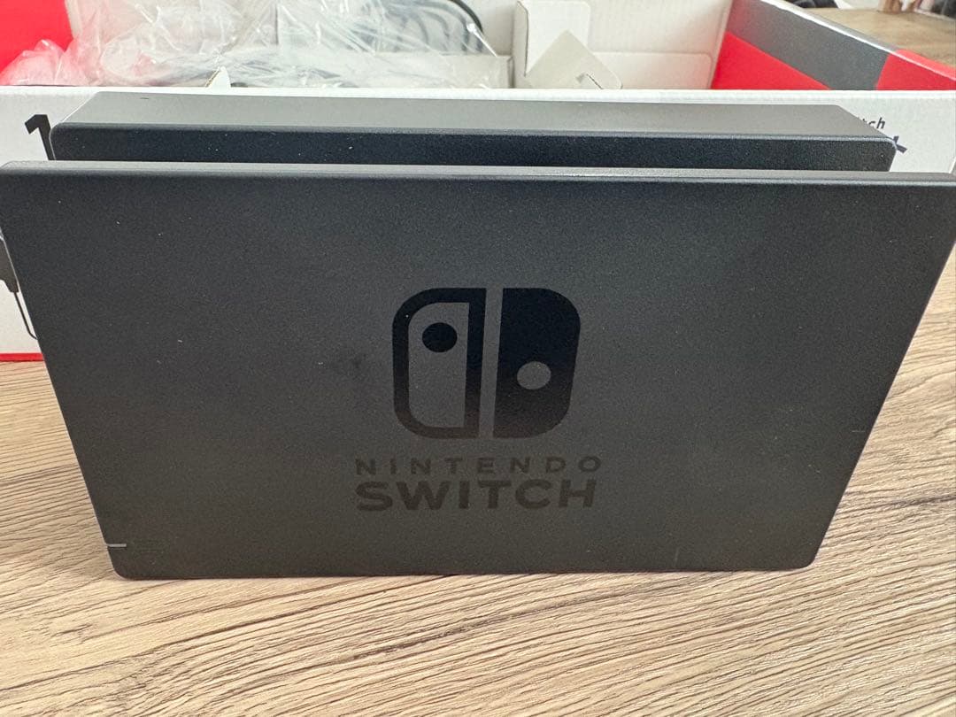 【動作確認&初期化済み】やや訳ありNintendo Switch 箱付属品付き