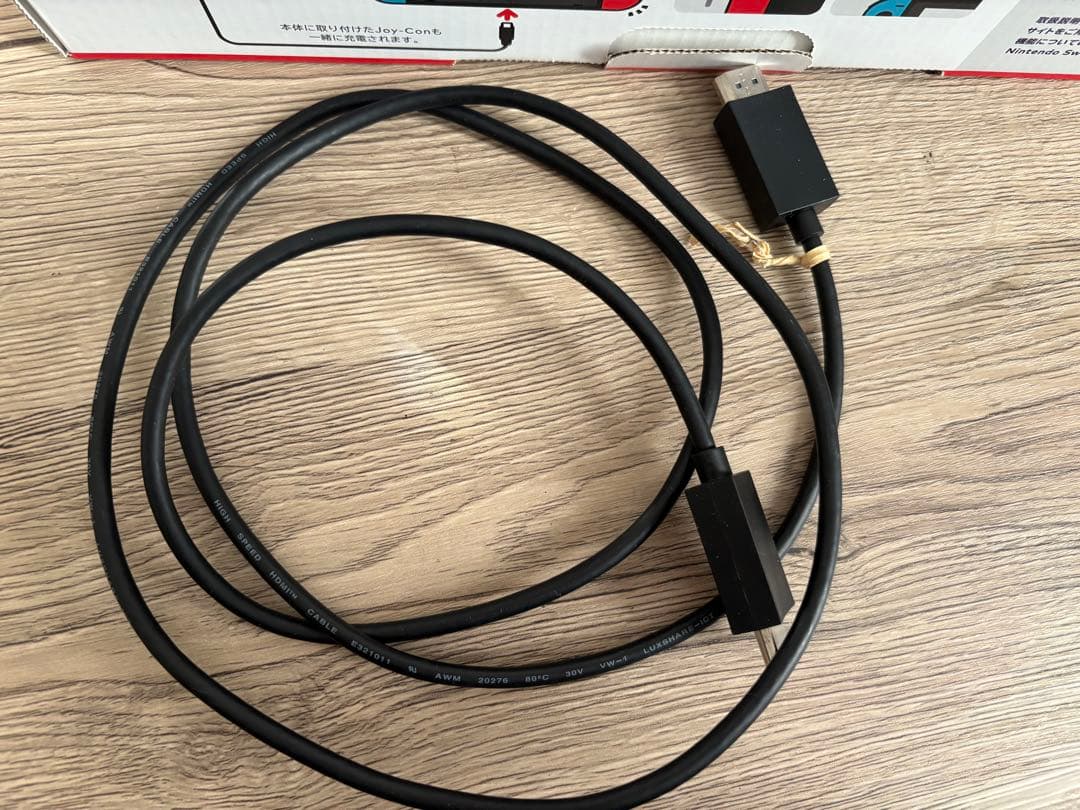 【動作確認&初期化済み】やや訳ありNintendo Switch 箱付属品付き