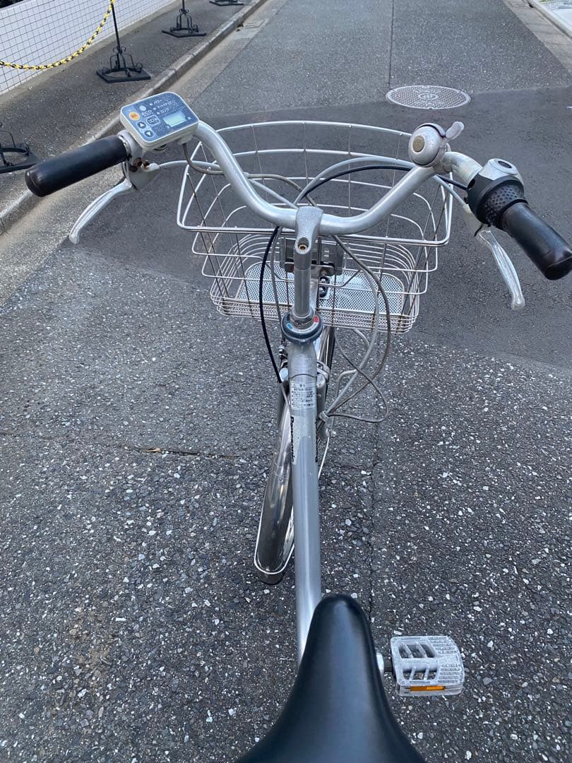 シルバー 電動アシスト自転車 シティタイプ