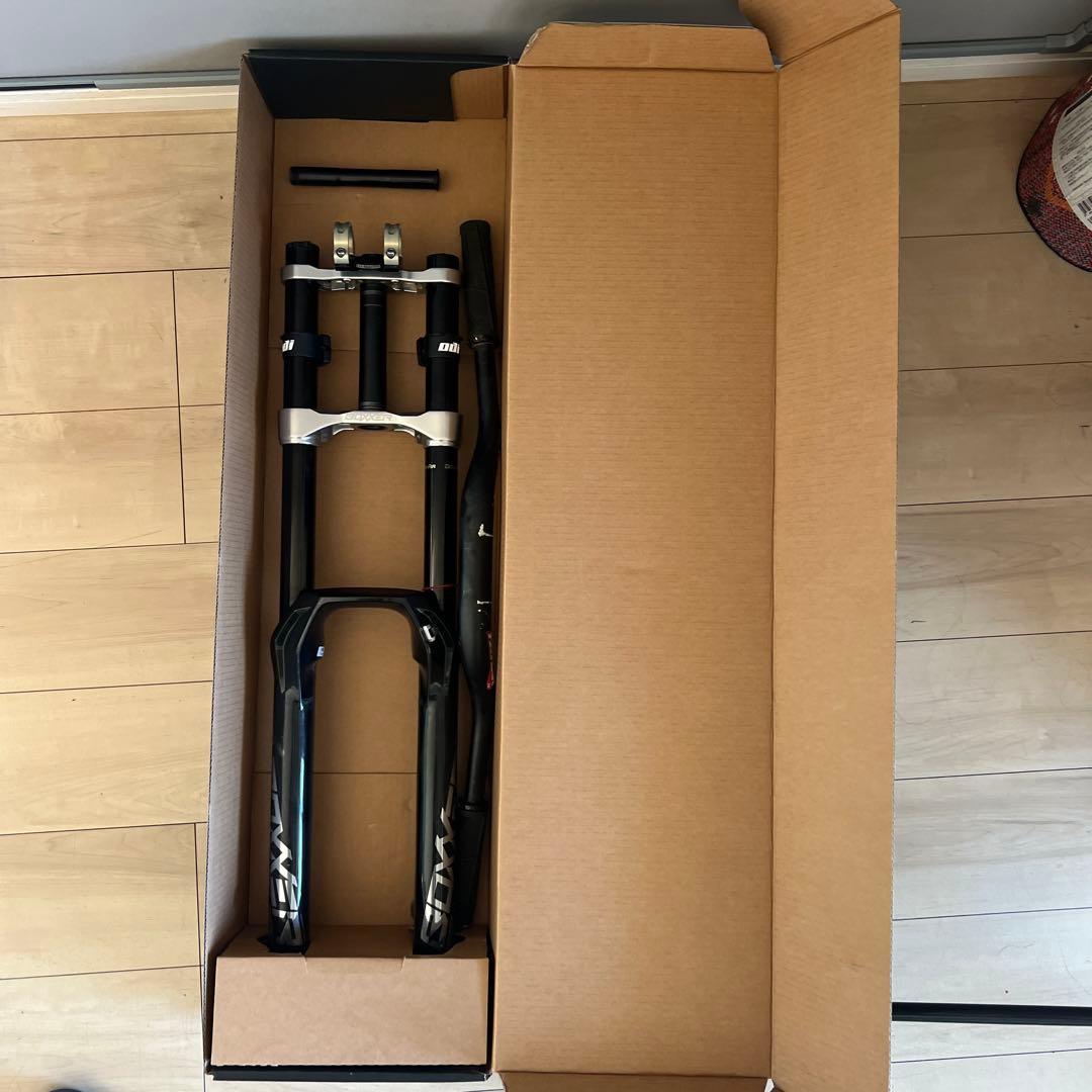 ROCK SHOX BOXXER & RENTHALハンドル、ステム