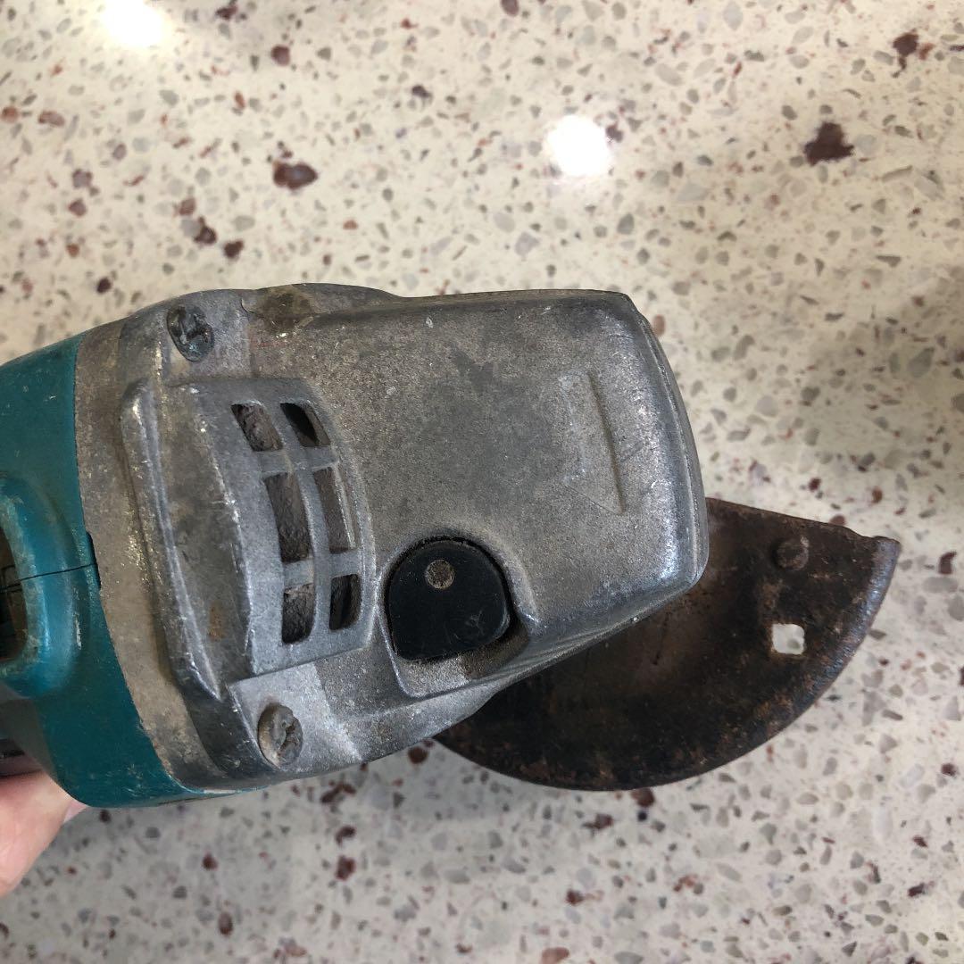 マキタmakita GA400Dディスクグラインダー  サンダー本体のみ