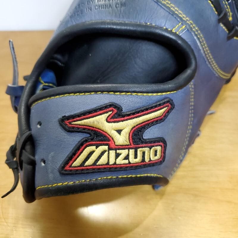 ミズノ 小笠原道大モデル 限定カラー 激レア ファーストミット 軟式グローブ