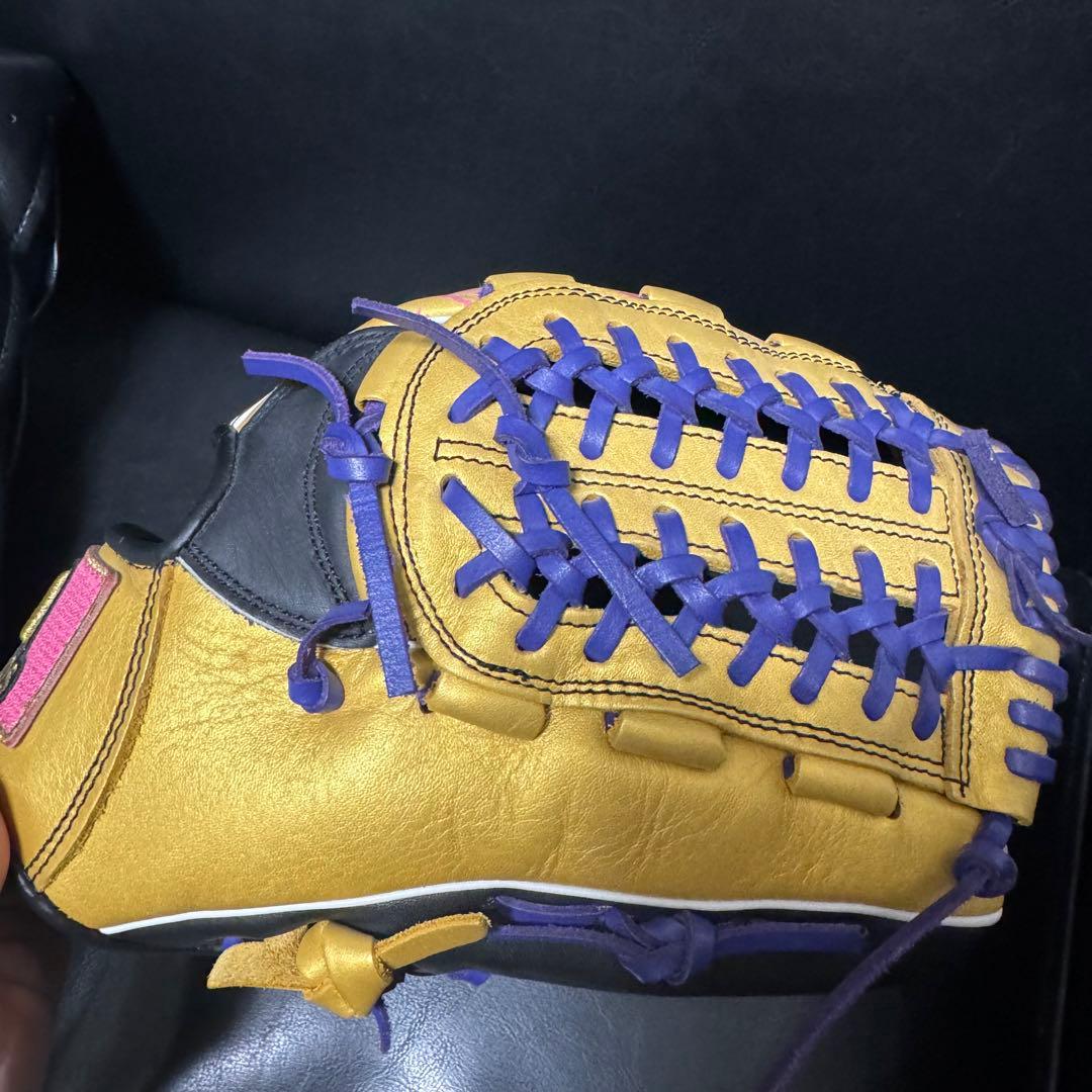 adidas 軟式グローブ　黒　ゴールド　ピンク　紫