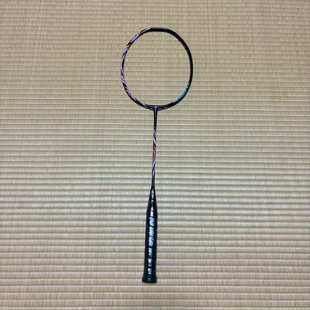 【新品未使用】YONEX アストロクス100zz 4U5クレナイ