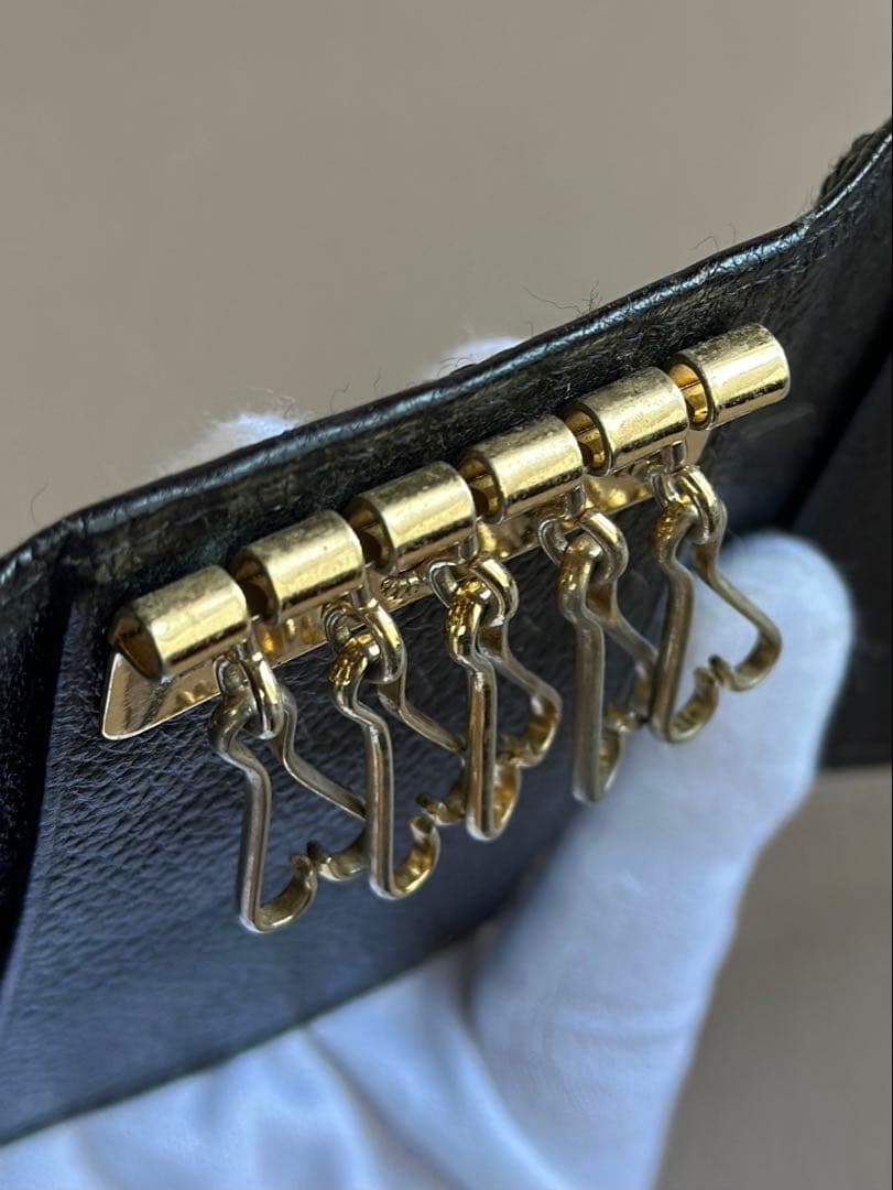 良品！ YSL イヴ・サンローラン 5連キーケース カサンドラロゴ レザー