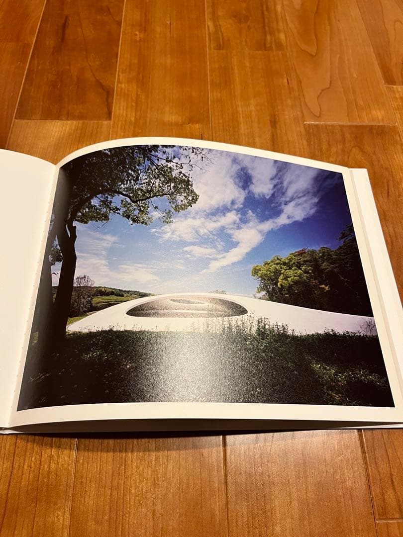 内藤礼 西沢立衛 豊島美術館 写真集 第1版第1刷発行 2000部限定 絶版
