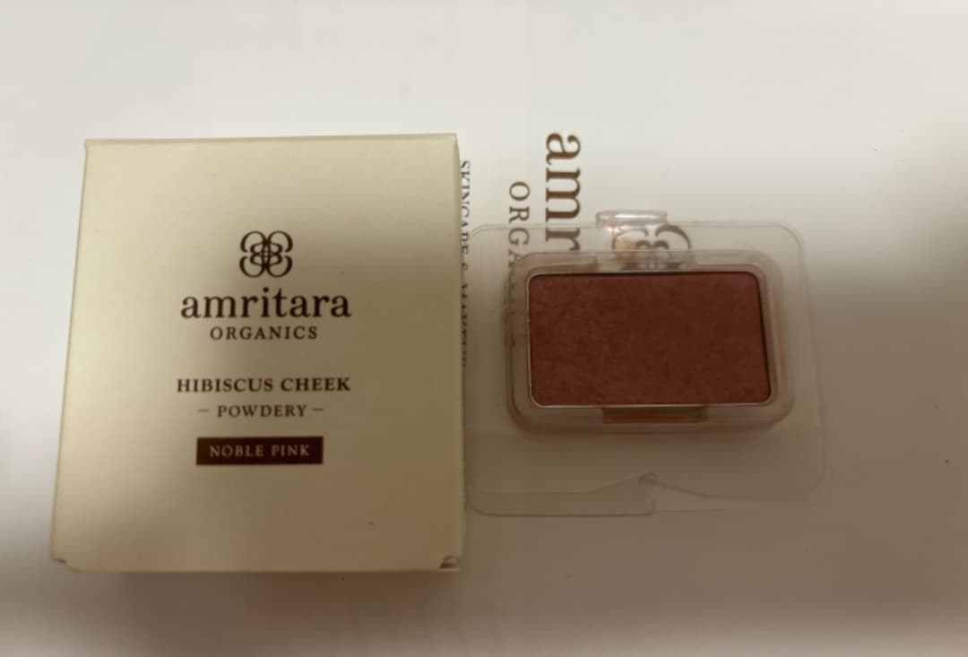 アムリターラ　アイシャドウ＆チーク