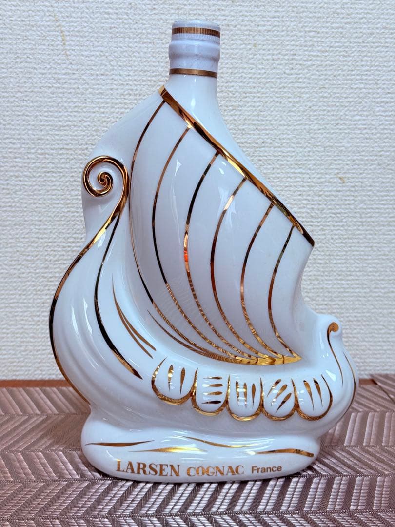 LARSEN COGNAC 船型ボトル
