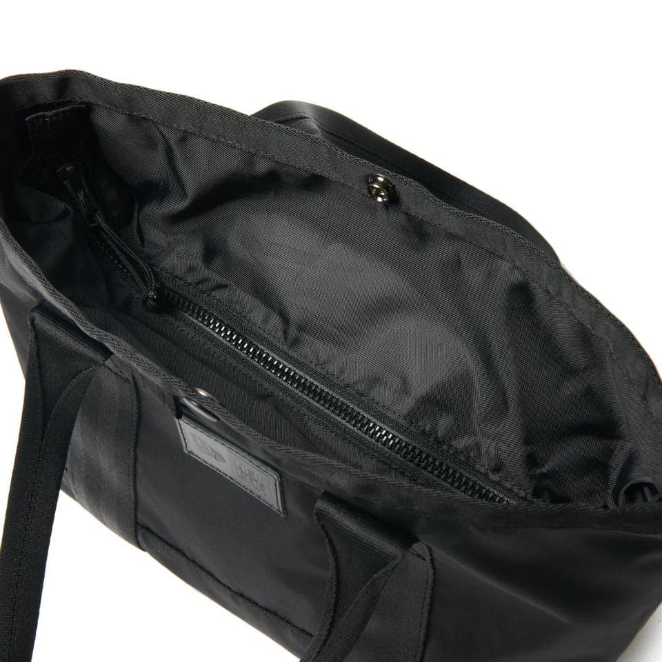 【新品・レア】ニューエラ トートバッグ 6L オールブラック【オマケ付き】