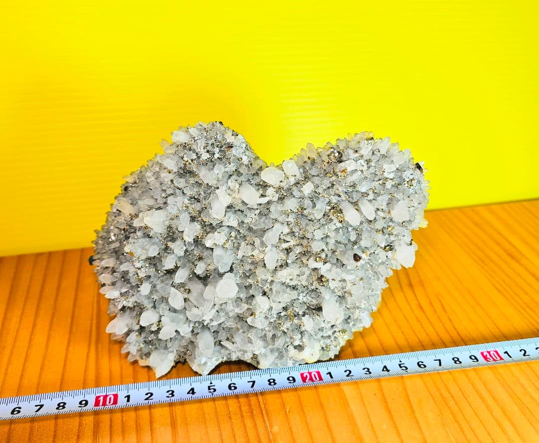 約1.9kg 青森産 パイライト水晶クラスター
