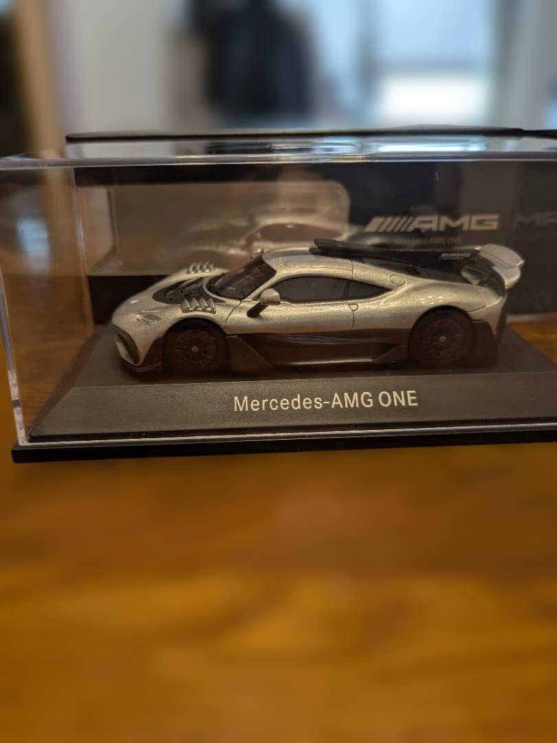 希少　ディーラー特注品メルセデスAMG-ONE 1/43