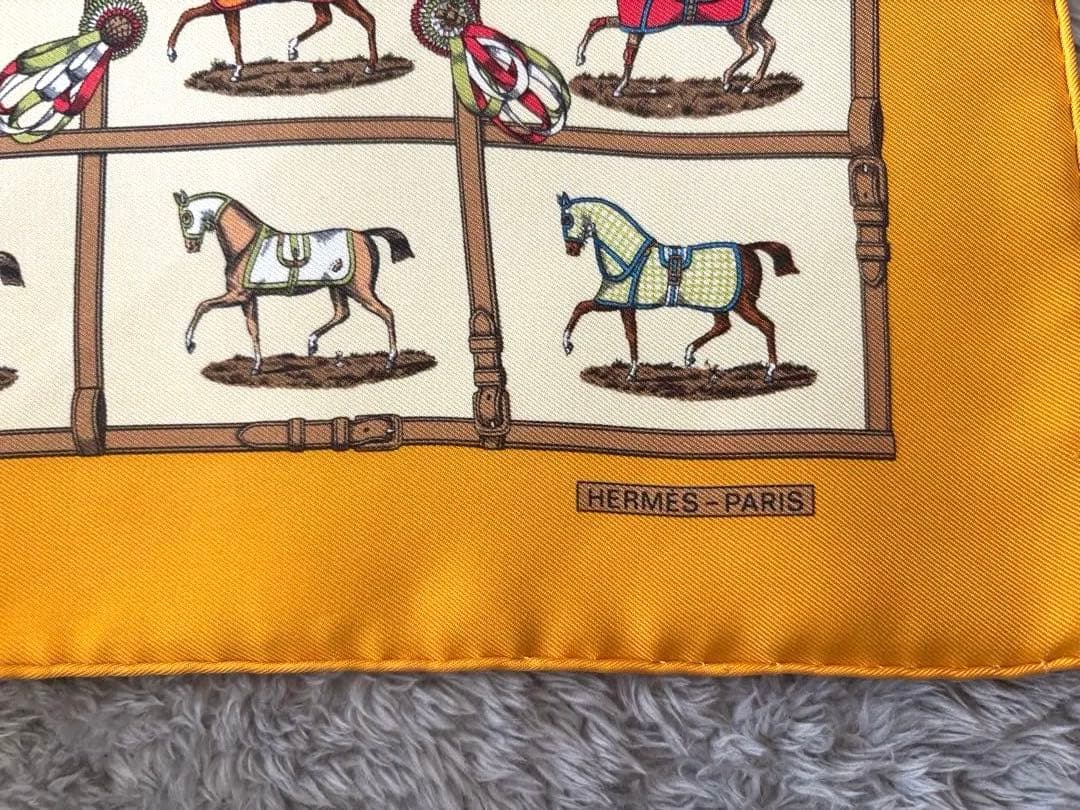 HERMES エルメス　馬デザイン スカーフ イエロー　プチカレ