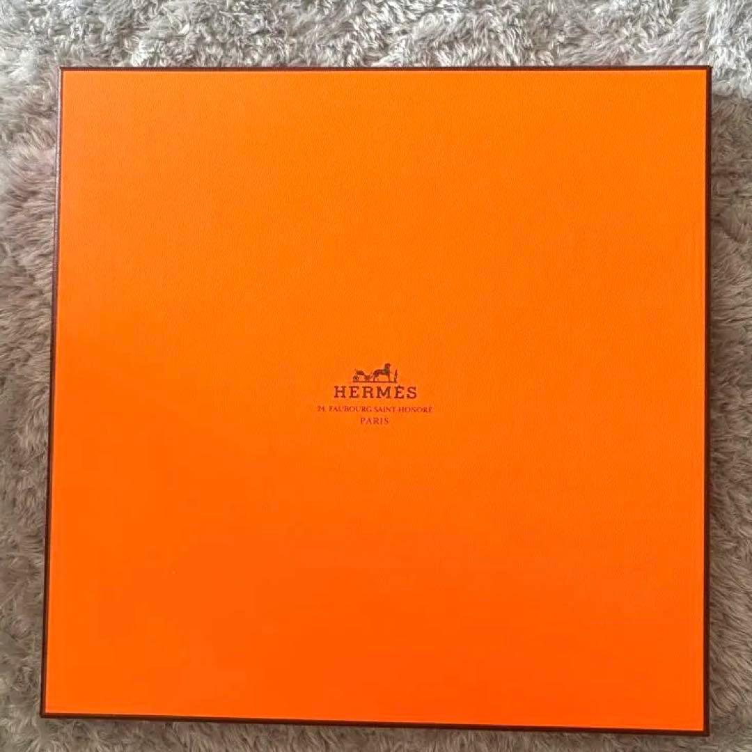 HERMES エルメス　馬デザイン スカーフ イエロー　プチカレ