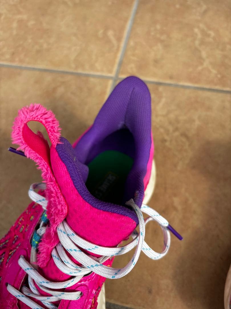 UNDER ARMOUR バスケットボールシューズ ピンク