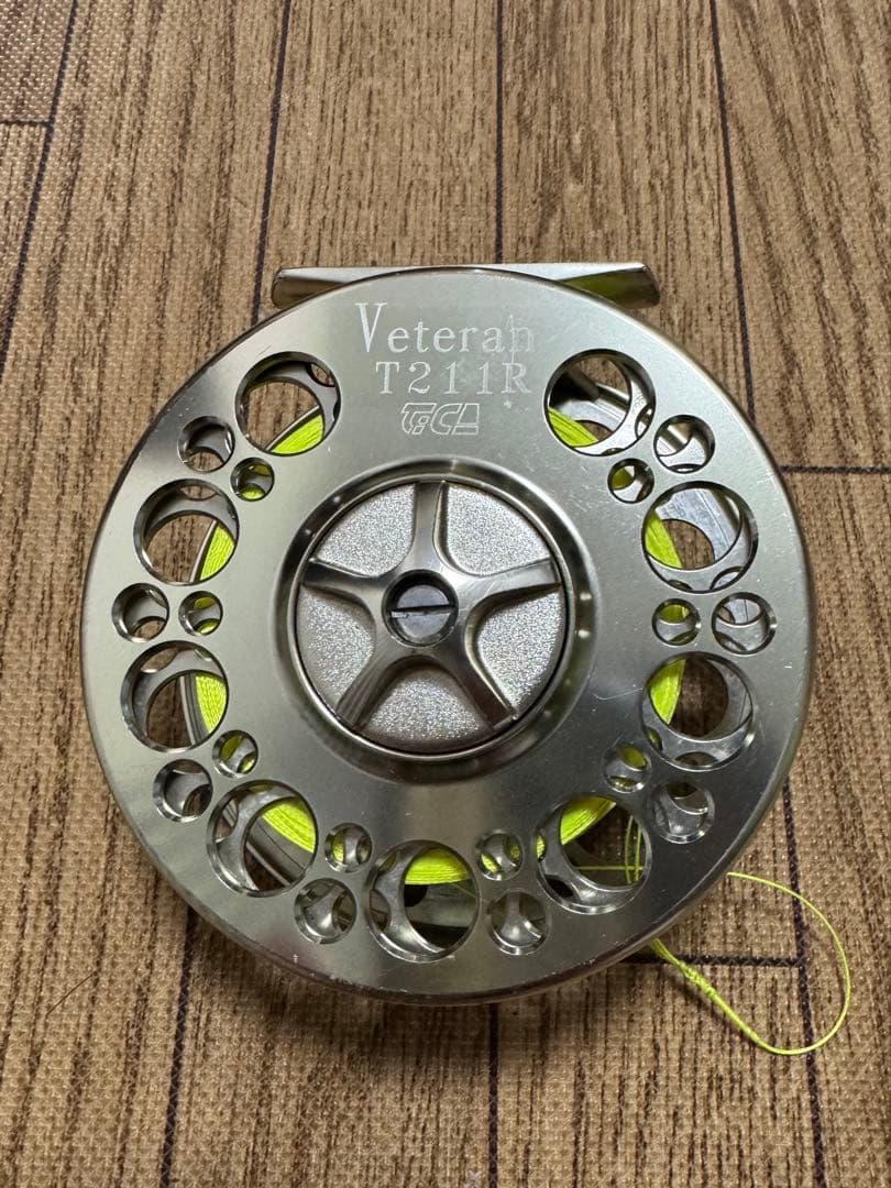 ネ*ポ様 Veteran T211R フライリール 蛍光グリーンライン