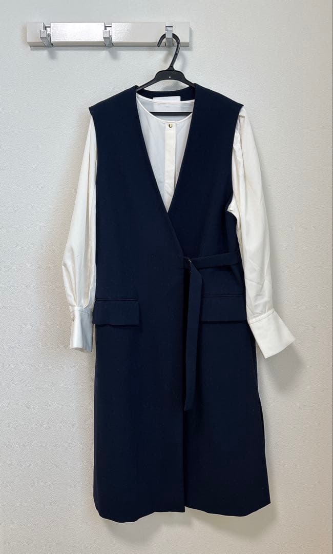 ほぼ新品★ユナイテッドアローズ　ノーカラーロングジレ　ネイビー