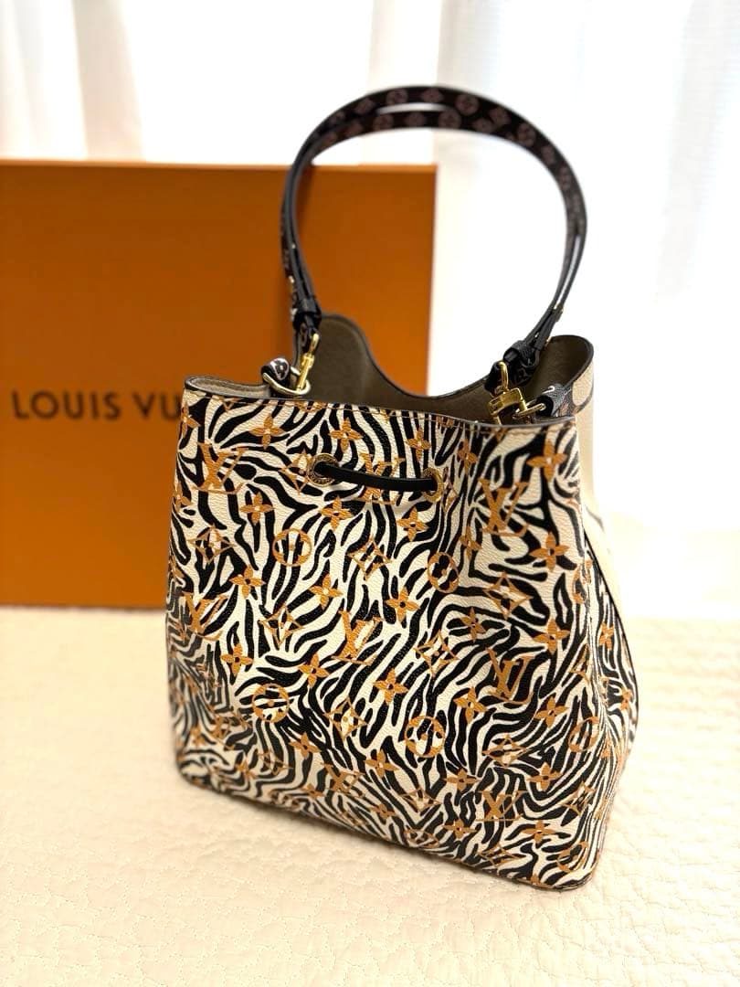 LOUIS VUITTON モノグラム ネオノエ　ジャングル