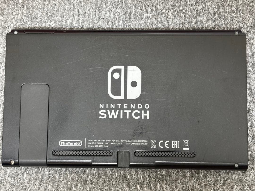 Switch 本体だけ　SDカード　ゲームソフト3点セット　プロコンなど