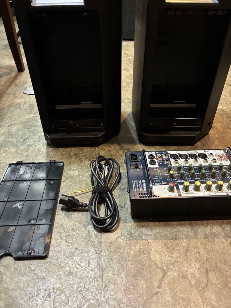 ヤマハ　ステージパス300 stagepas 300 ケース付き　電源付き
