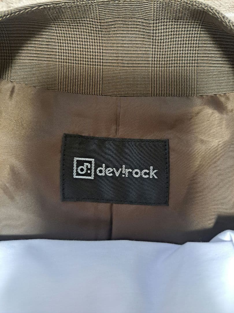 120サイズ　キッズスーツセットdevrock