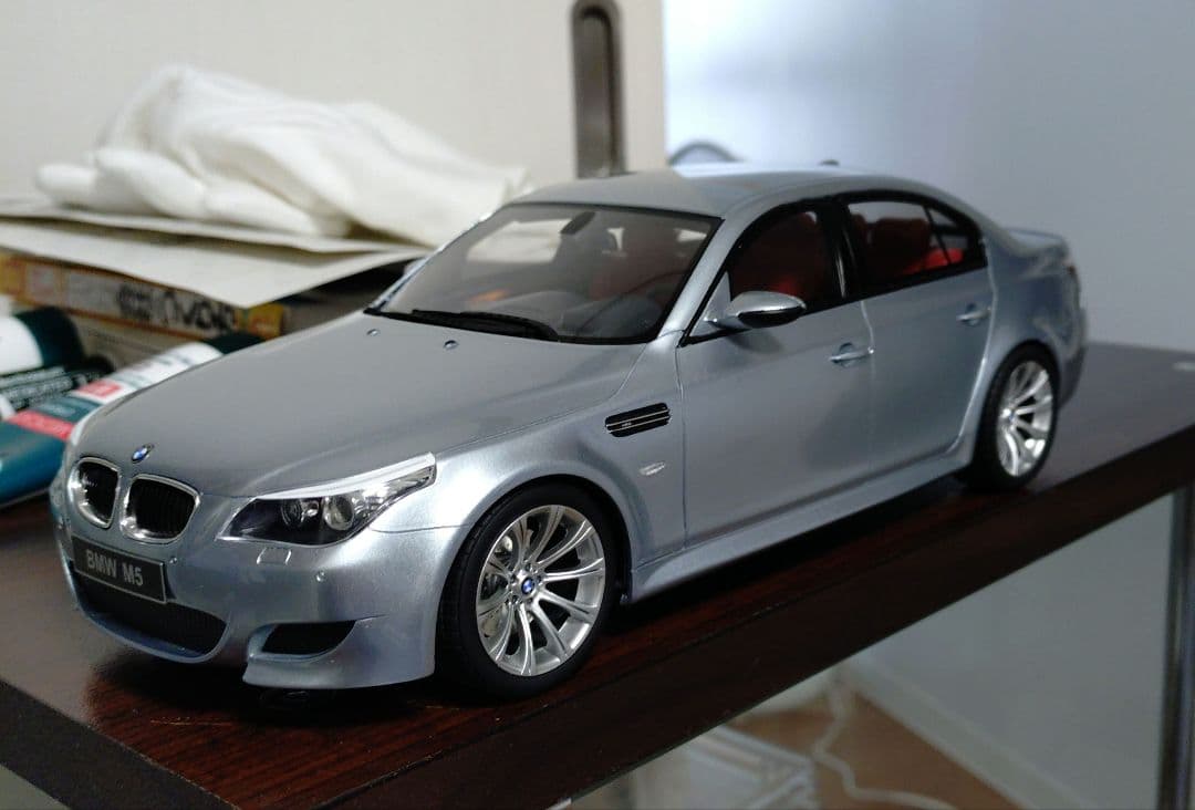 OttO 1/18  M5 E60　ミニカー