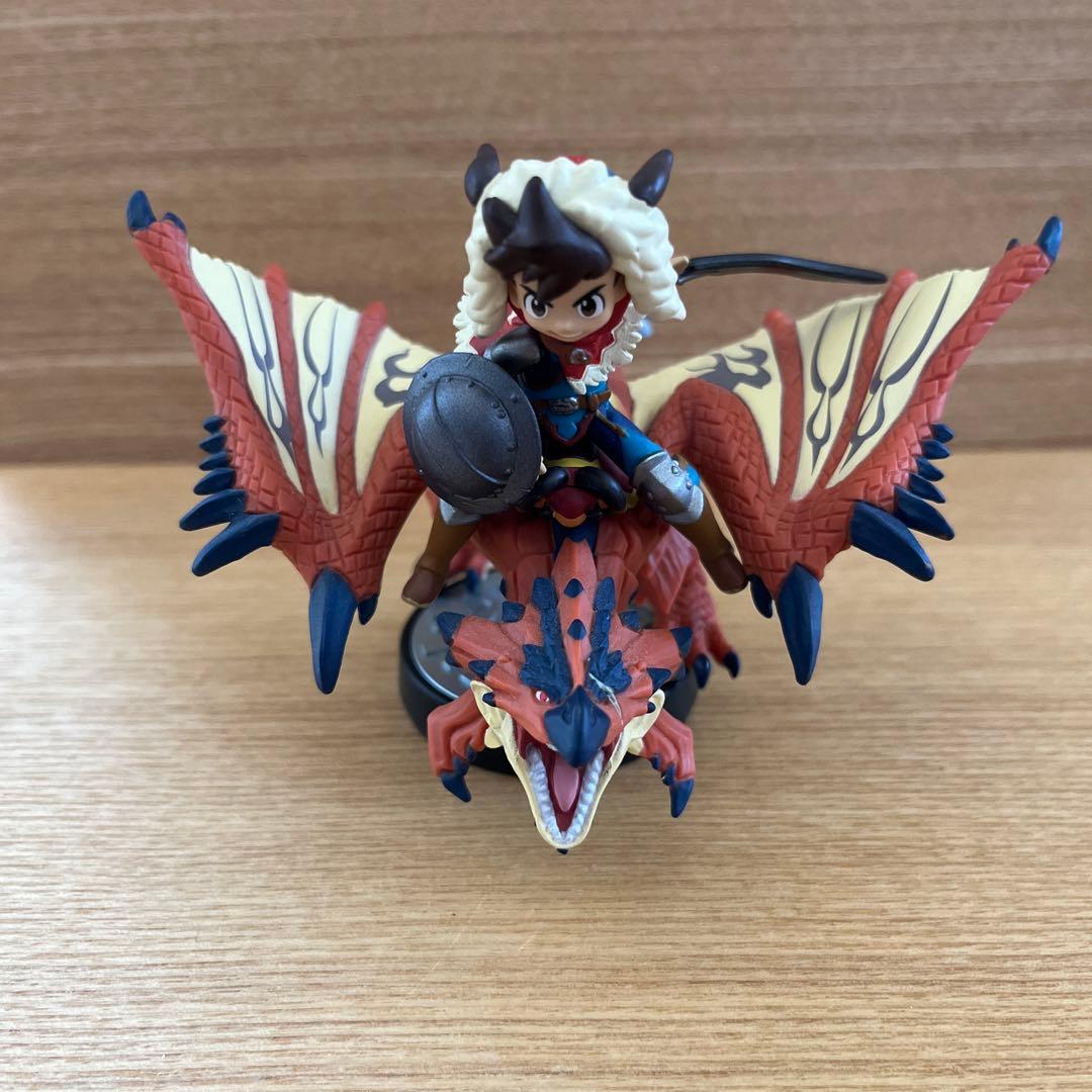 モンスターハンターストーリーズ とamiibo ライダー＆リオレウスセット