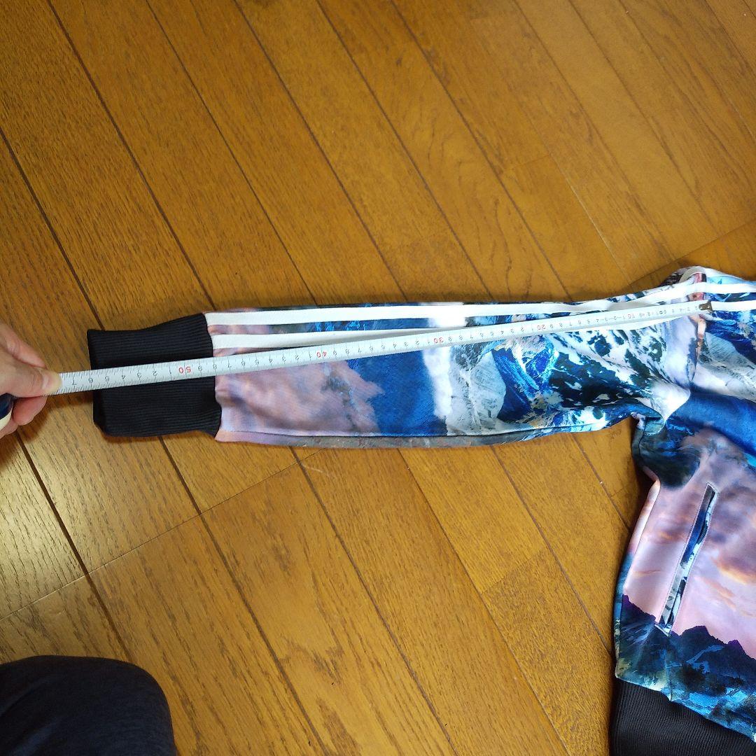 adidas カラフルジャージジャケット　雪山