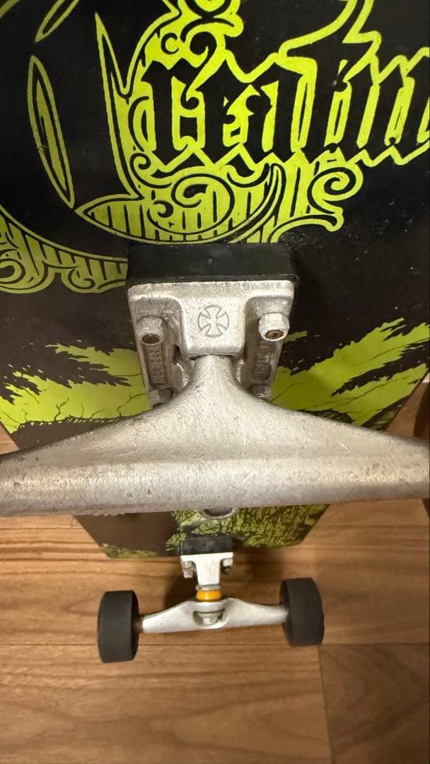 INDEPENDENT TRUCK グラフィックデッキ スケートボード