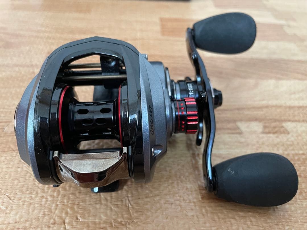 Abu Garcia REVO LT7 リール