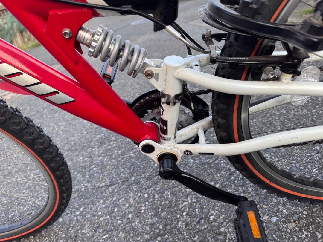 美品　ジュニア向け　自転車26インチ　ASAHI FU15-24C-4 赤