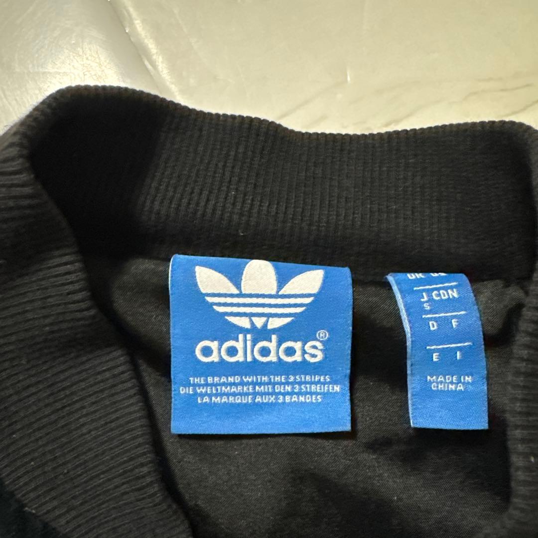 adidasトラックジャケット ベロア生地