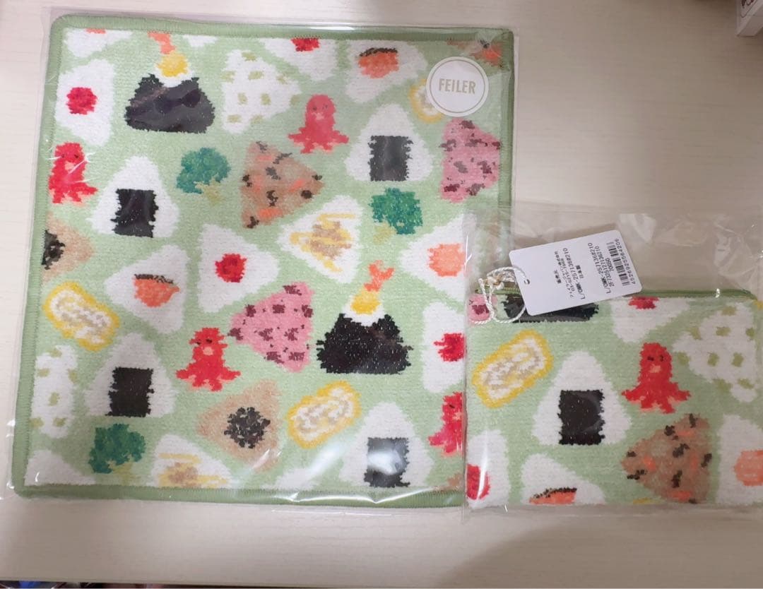 新品未開封 フェイラー オムスビコロリン ハンカチ ティッシュポーチ