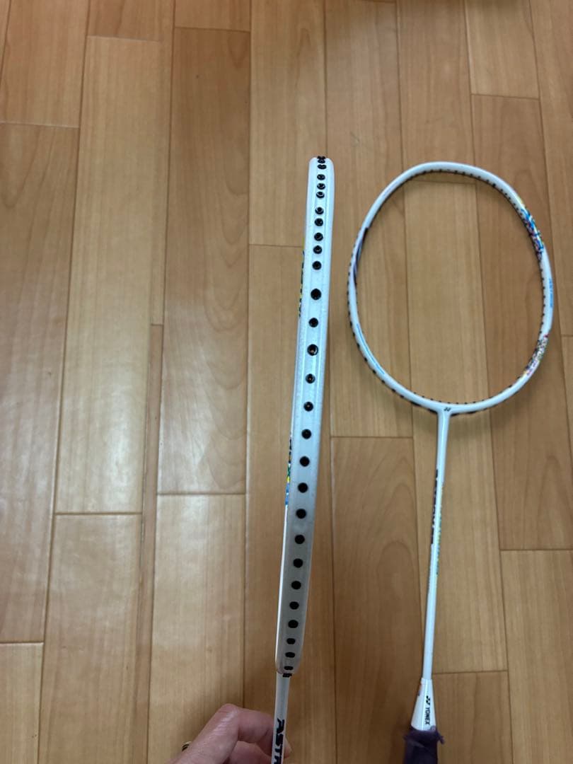 バドミントンラケット　ヨネックス ASTROX 33 2本セット