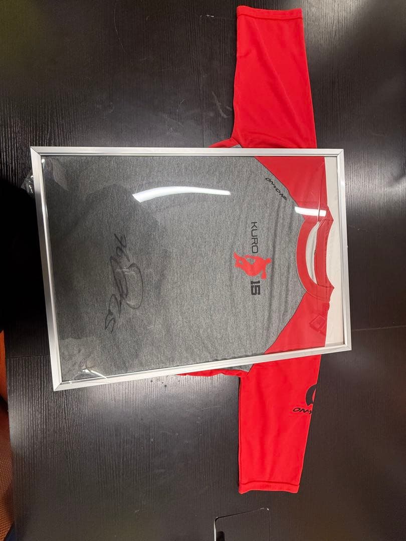 元広島カープ。黒田博樹氏直筆サイン入りtシャツ