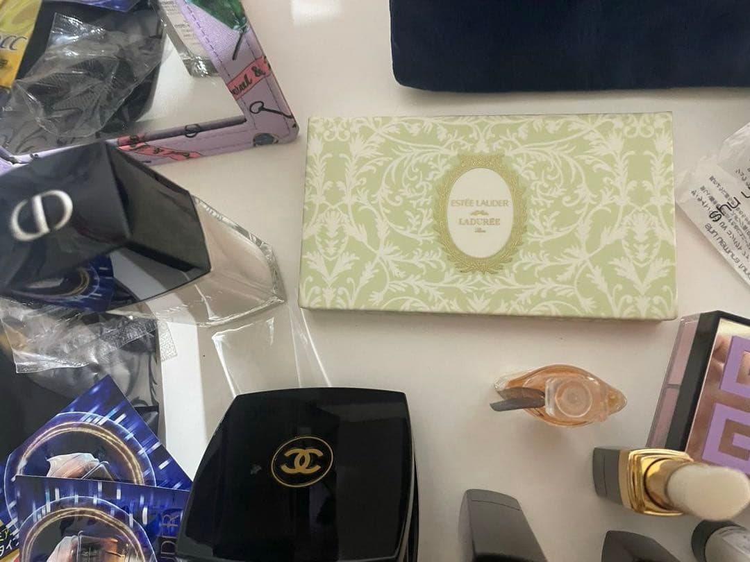 CHANEL、DIOR、GIVENCHY、ランコムデパコス等まとめ売り