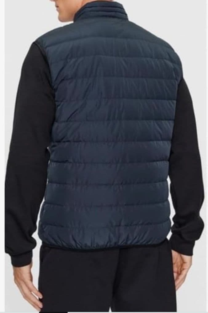 新品　EMPORIO ARMANI EA7 エンポリオアルマーニ　ダウンベスト