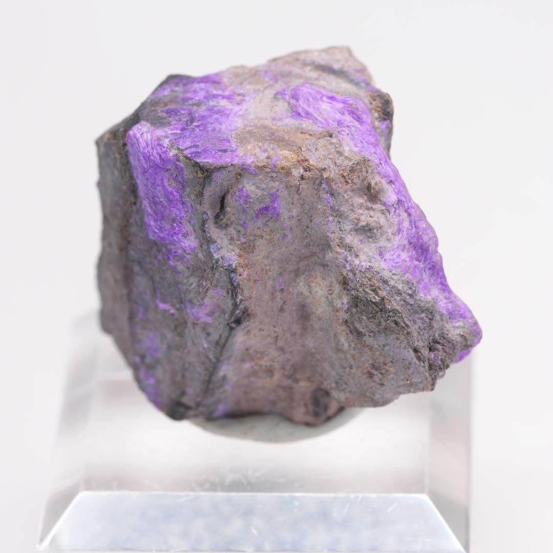 【繊細な毛状結晶】スギライト 31×22×25mm