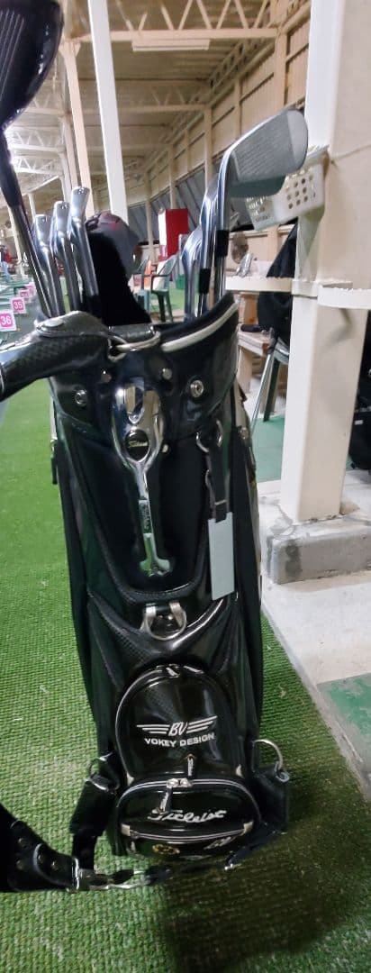 Titleist ボーケイデザイン限定キャディバッグのみ。