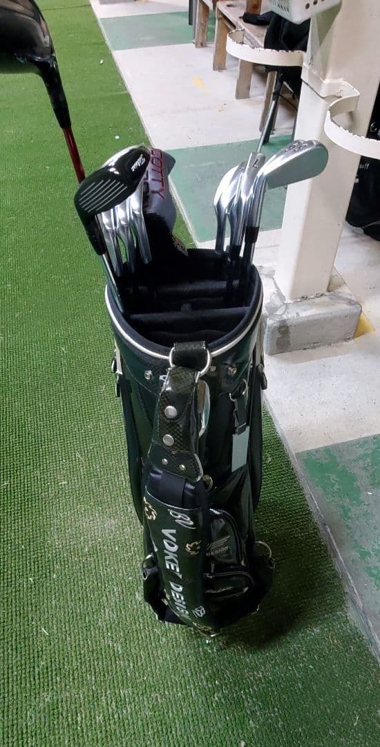 Titleist ボーケイデザイン限定キャディバッグのみ。
