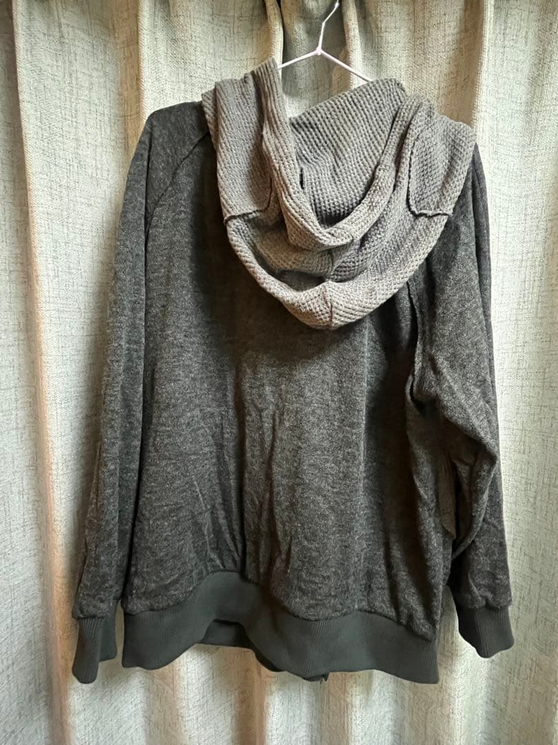 【coyseio】EARMUFFS HOOD ZIP-UP