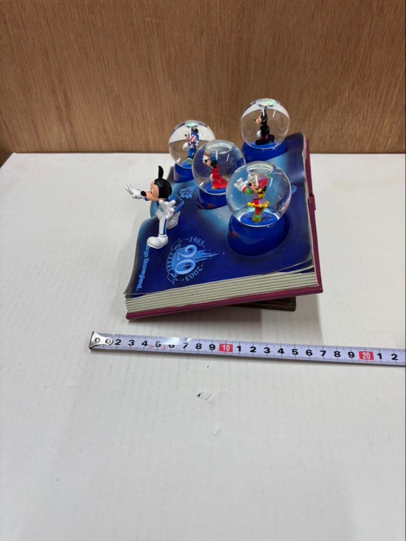 ディズニー20th記念 ミッキーブック型スノーグローブ