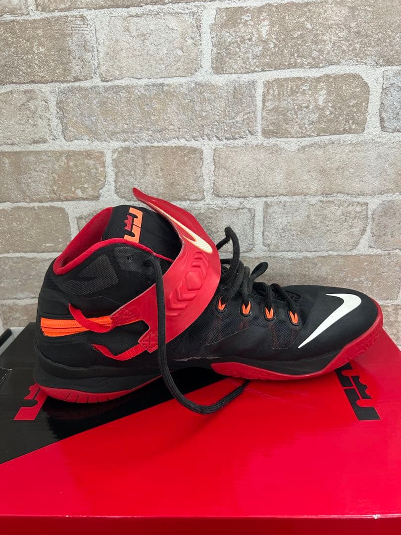 Nike Zoom Soldier VIII 黒/赤 30cm