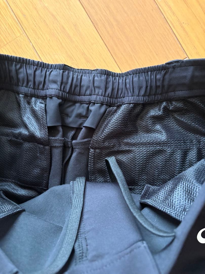SY32 ブラックショートパンツ　サイズXL