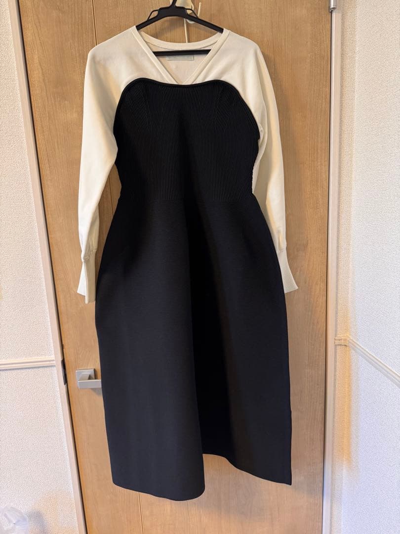 美品CELFORD 長袖ロングワンピース 黒・白38